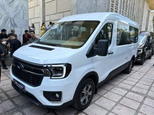 Ford Transit Premium 16 chỗ