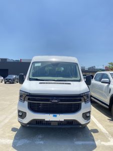 So Sánh Ford Transit 16 Trend và Premium
